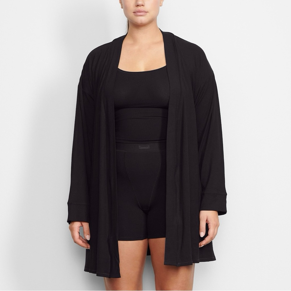 SKIMS Black Women's Robe